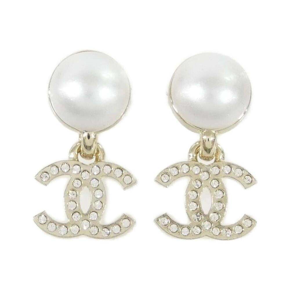 CHANEL White Earrings